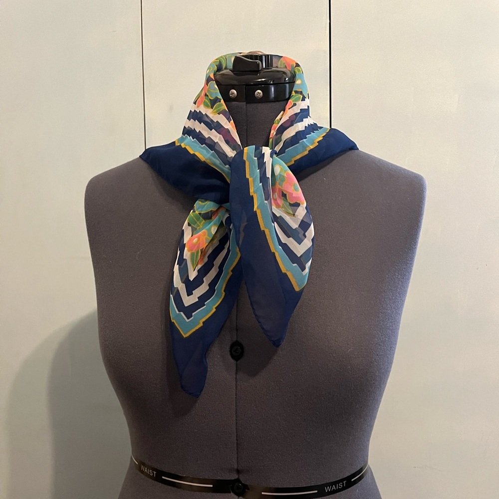 Vintage 70s Floral Print Polyester Square Scarf